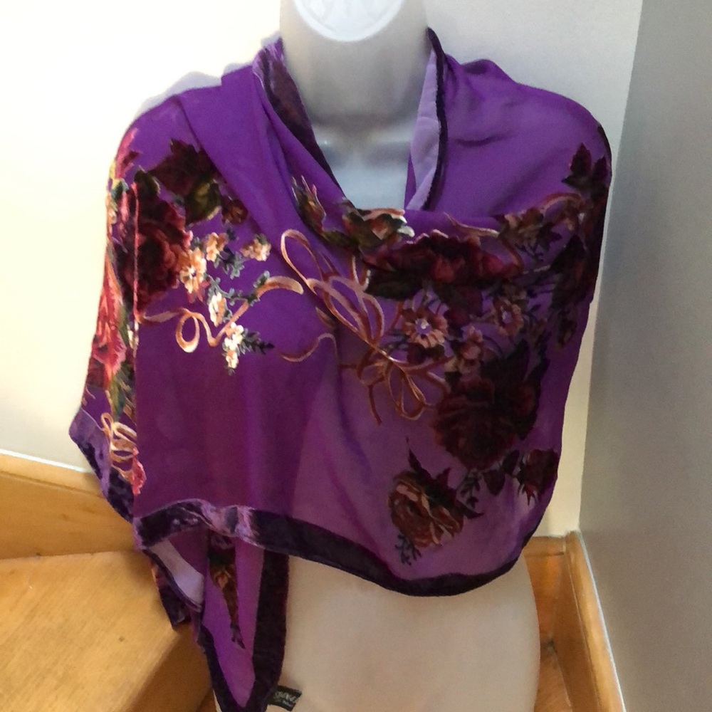 SHANAK Burnout Silk Velvet Eye Catching Floral Design Purple and Lavender Silk